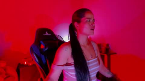 scarlet taylor kennedy online show from 18, 12, 2025