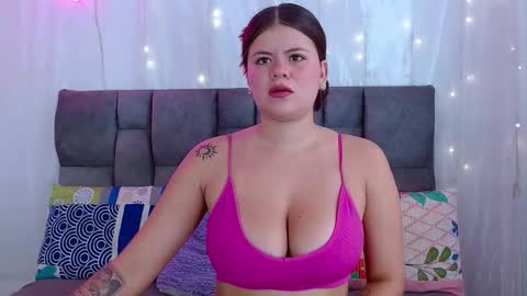 scarlet_sexy12 online show from 25, 3, 2026