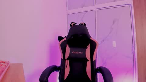 Scarlet online show from 6, 4, 2026