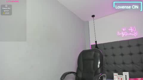 Snapshot of scarletcherry18 chatting on 14, 7, 2026 scarlet online show from 14, 7, 2026
