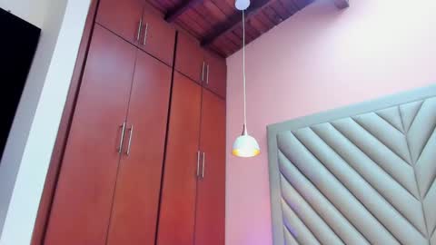 Scarlet Dayana online show from 4, 3, 2025