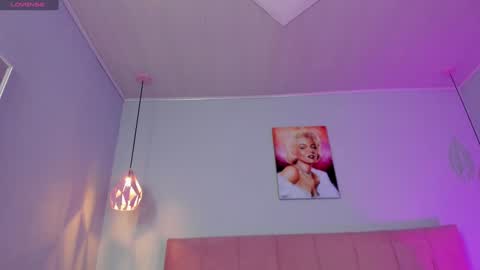 Snapshot of scarletgv chatting on 18, 12, 2024 Scarlet online show from 18, 12, 2024