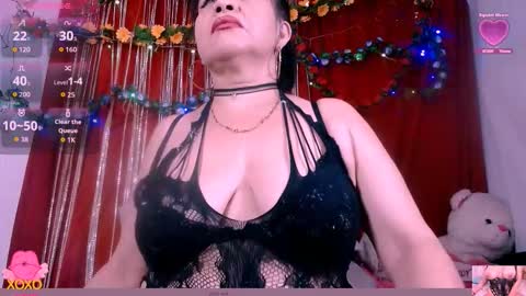 Snapshot of scarlethh_hott chatting on 25, 9, 2025 scarlethh hott online show from 25, 9, 2025