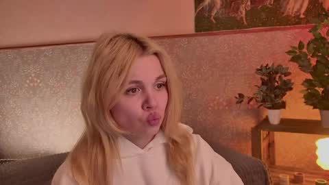 Snapshot of scarletmarney chatting on 11, 5, 2026 scarletmarney online show from 11, 5, 2026