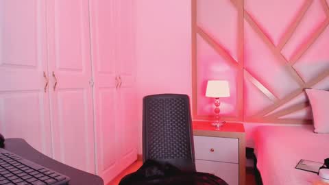 Snapshot of scarletpunk_ chatting on 13, 12, 2024 Scarlet online show from 13, 12, 2024