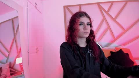 Snapshot of scarletpunk_ chatting on 4, 1, 2025 Scarlet online show from 4, 1, 2025