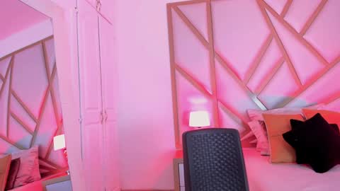 Snapshot of scarletpunk_ chatting on 4, 1, 2025 Scarlet online show from 4, 1, 2025