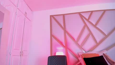 Snapshot of scarletpunk_ chatting on 4, 1, 2025 Scarlet online show from 4, 1, 2025