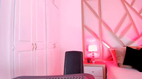 Snapshot of scarletpunk_ chatting on 5, 2, 2025 Scarlet online show from 5, 2, 2025