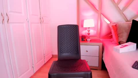 Snapshot of scarletpunk_ chatting on 5, 2, 2025 Scarlet online show from 5, 2, 2025