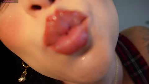 juli online show from 4, 12, 2025