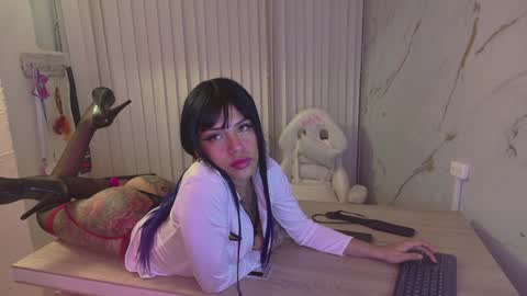 Scarlett Collins online show from 23, 12, 2024