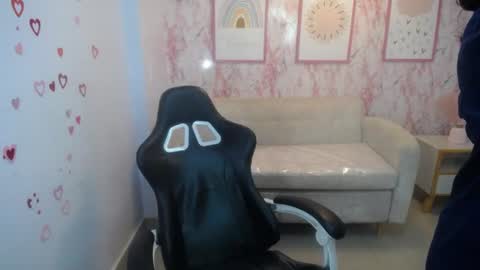 scarlett_jhonson_ch online show from 24, 6, 2026