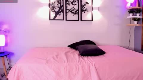 Scarlett Johs online show from 6, 11, 2025