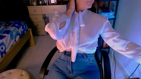 scarlet online show from 25, 4, 2026