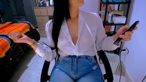 scarlet online show from 11, 5, 2026