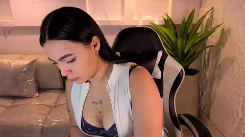 Scarlett online show from 22, 12, 2025