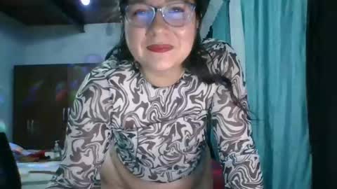 Snapshot of scarlett_widow chatting on 8, 10, 2025 scarlett_widow online show from 8, 10, 2025