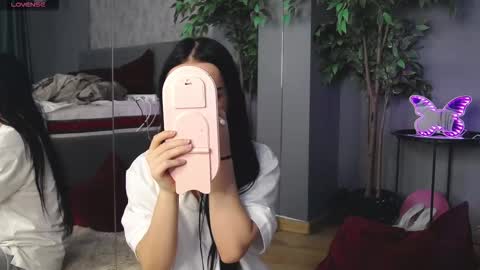 scarlettjakobs online show from 4, 10, 2025