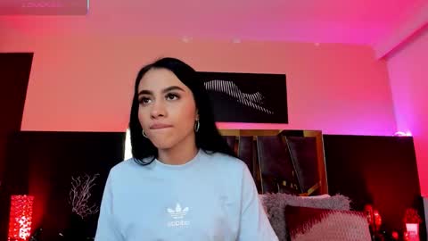 scarlettorres online show from 1, 12, 2025