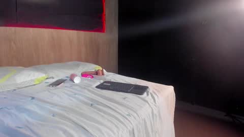 scarlettsinclaiir_ online show from 13, 12, 2025