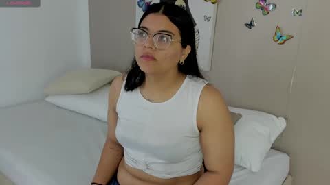 Scarlett Whitmore online show from 5, 10, 2025