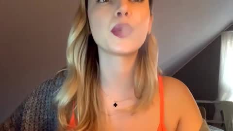 ScarlettxBlonde online show from 12, 3, 2026
