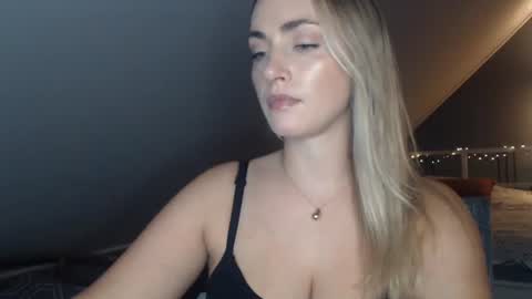 ScarlettxBlonde online show from 2, 8, 2026