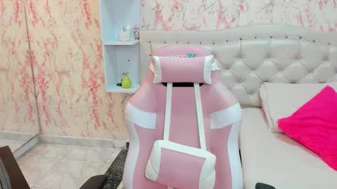 Scarlet online show from 22, 12, 2025