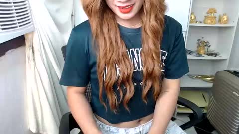 Queen Scarlet online show from 7, 1, 2025