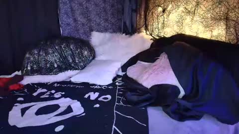 Snapshot of scary_sarah chatting on 30, 1, 2025 Sarah Bones online show from 30, 1, 2025