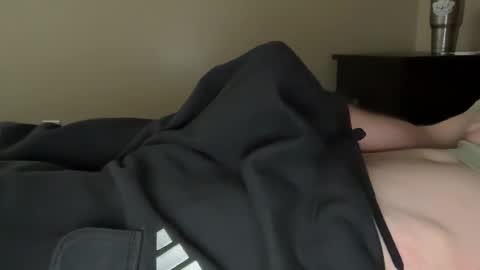 Snapshot of scb894682 chatting on 7, 5, 2026 Skinny College Boy online show from 7, 5, 2026