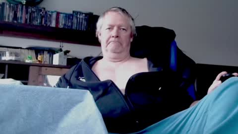 Snapshot of schnatter66 chatting on 23, 12, 2024 Thomas online show from 23, 12, 2024