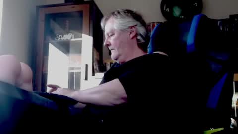 Snapshot of schnatter66 chatting on 1, 3, 2025 Thomas online show from 1, 3, 2025