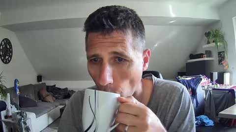 Snapshot of schnuckigeil chatting on 4, 5, 2026 Dildomen online show from 4, 5, 2026