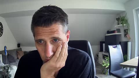 Snapshot of schnuckigeil chatting on 19, 5, 2026 Dildomen online show from 19, 5, 2026