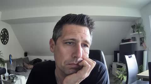 Snapshot of schnuckigeil chatting on 21, 5, 2026 Dildomen online show from 21, 5, 2026