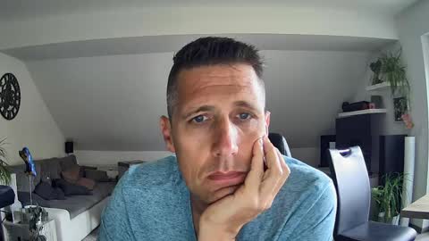 Snapshot of schnuckigeil chatting on 3, 6, 2026 Dildomen online show from 3, 6, 2026