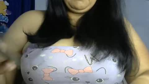 Snapshot of schoco_milf chatting on 25, 2, 2025 mai latina online show from 25, 2, 2025