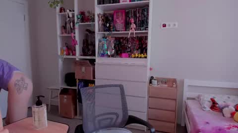 Snapshot of school_love chatting on 15, 11, 2025 Rina online show from 15, 11, 2025