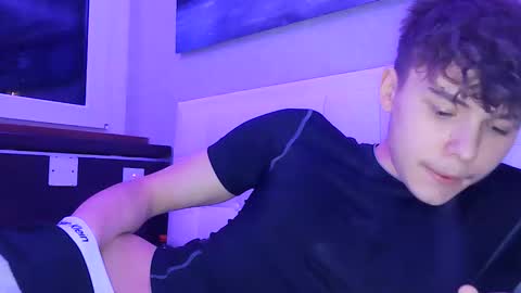 Snapshot of schwarzsommer chatting on 17, 11, 2025 M18 online show from 17, 11, 2025