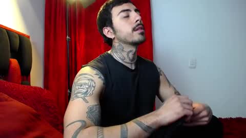 Alejandro help me to reach 200 thumps up online show from 13, 4, 2026