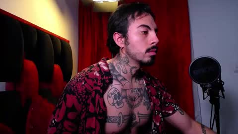 Snapshot of scockpion_ chatting on 19, 5, 2026 Alejandro help me to reach 200 thumps up online show from 19, 5, 2026