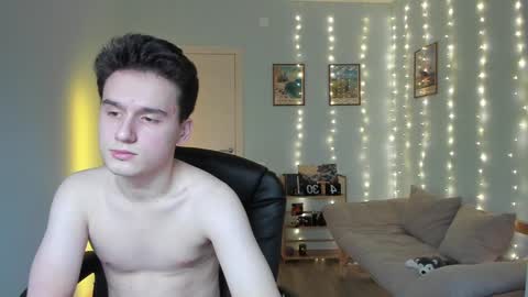 Snapshot of scooby_r chatting on 29, 12, 2024 Thomas brunette and Alex blond online show from 29, 12, 2024