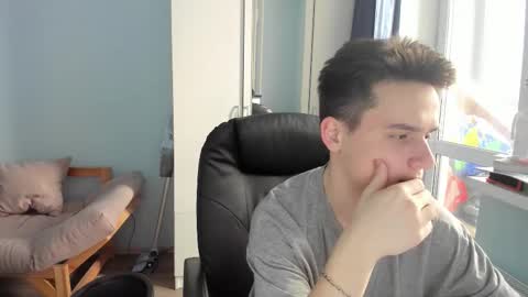 Thomas brunette and Alex blond online show from 8, 1, 2026