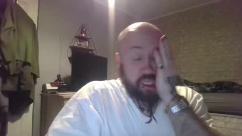 Snapshot of scottish_alien chatting on 19, 4, 2026 Richard James online show from 19, 4, 2026