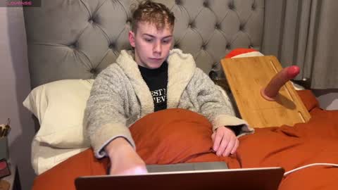 Snapshot of scottish_twink01 chatting on 10, 1, 2025 danny online show from 10, 1, 2025