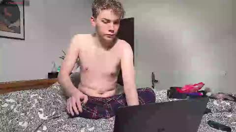 Snapshot of scottish_twink01 chatting on 12, 2, 2025 danny online show from 12, 2, 2025