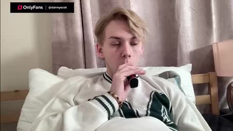 Snapshot of scottish_twink01 chatting on 2, 10, 2025 danny online show from 2, 10, 2025