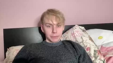 Snapshot of scottish_twink01 chatting on 3, 10, 2025 danny online show from 3, 10, 2025